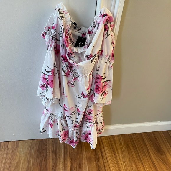 Printed Floral Dress!💕 - Picture 3 of 7